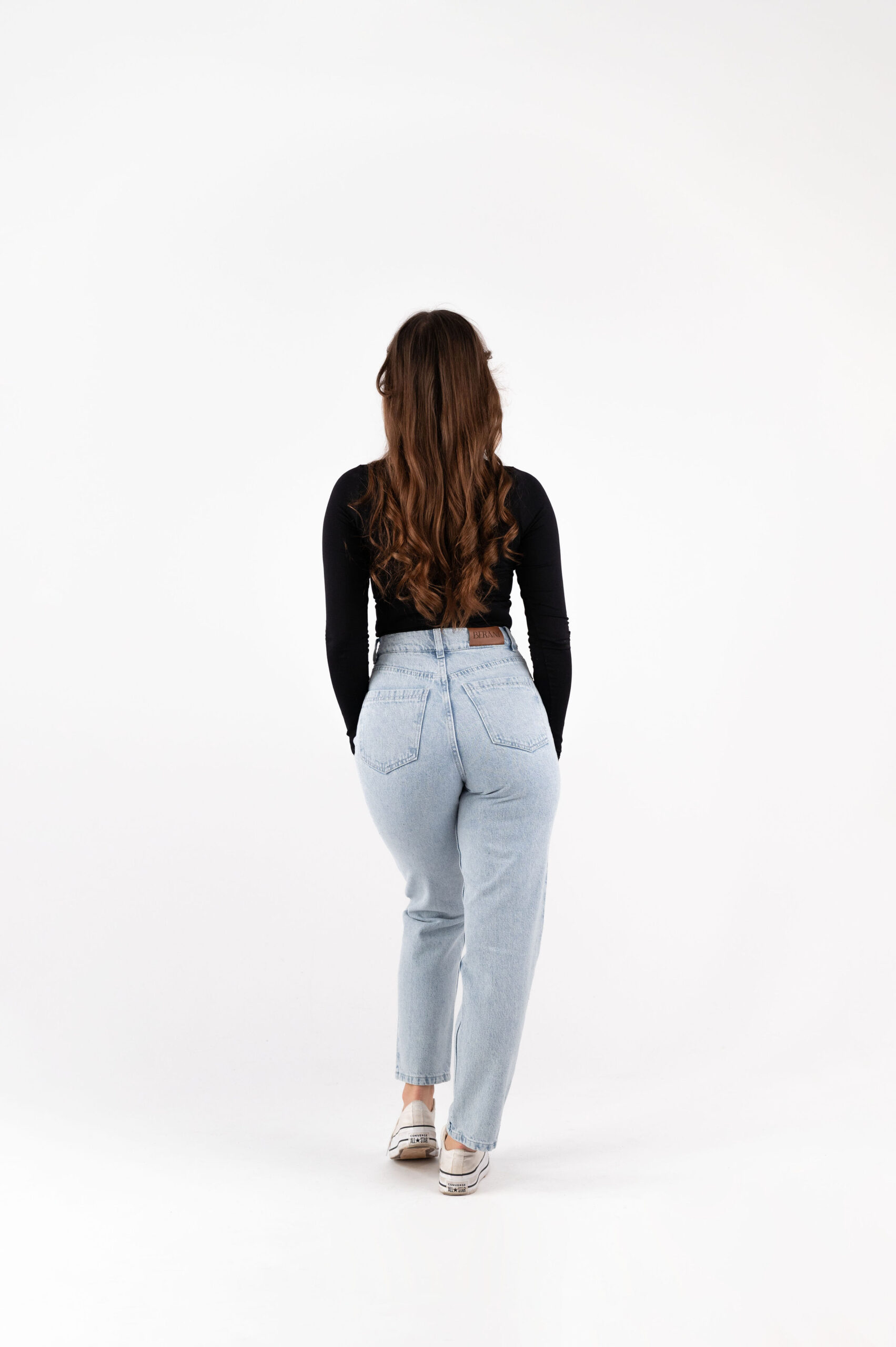 jeansy wąskie w talii