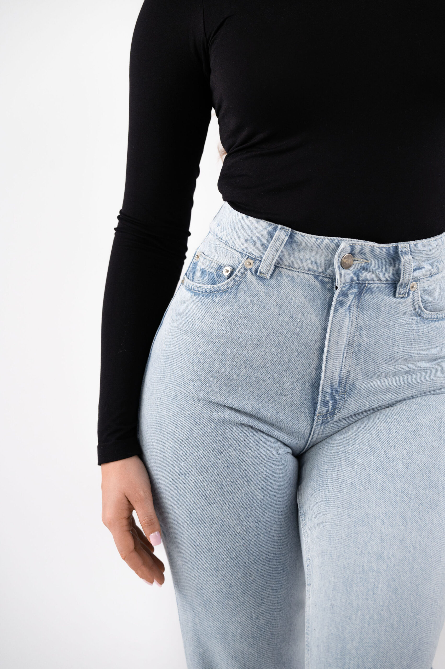 jeansy wąskie w talii