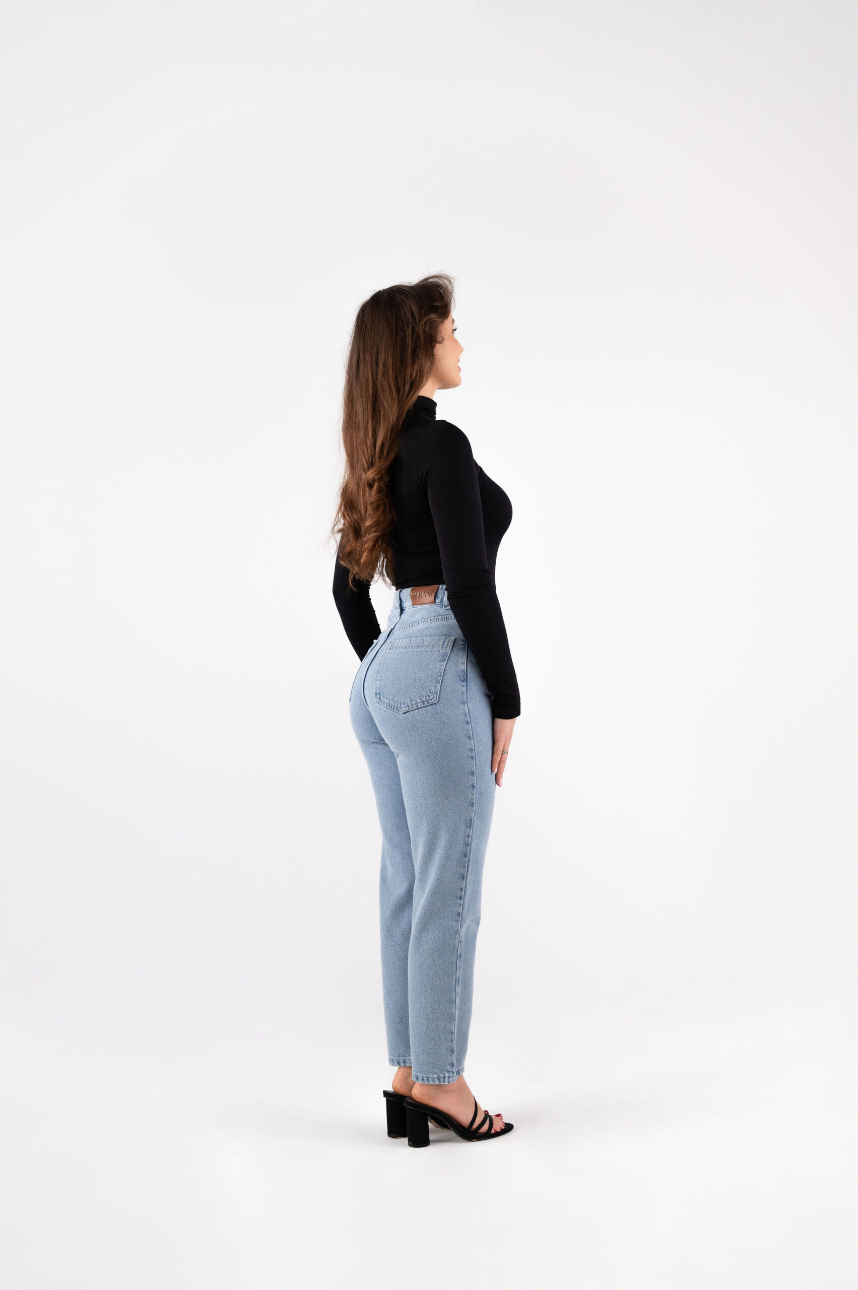 jeansy wąskie w talii