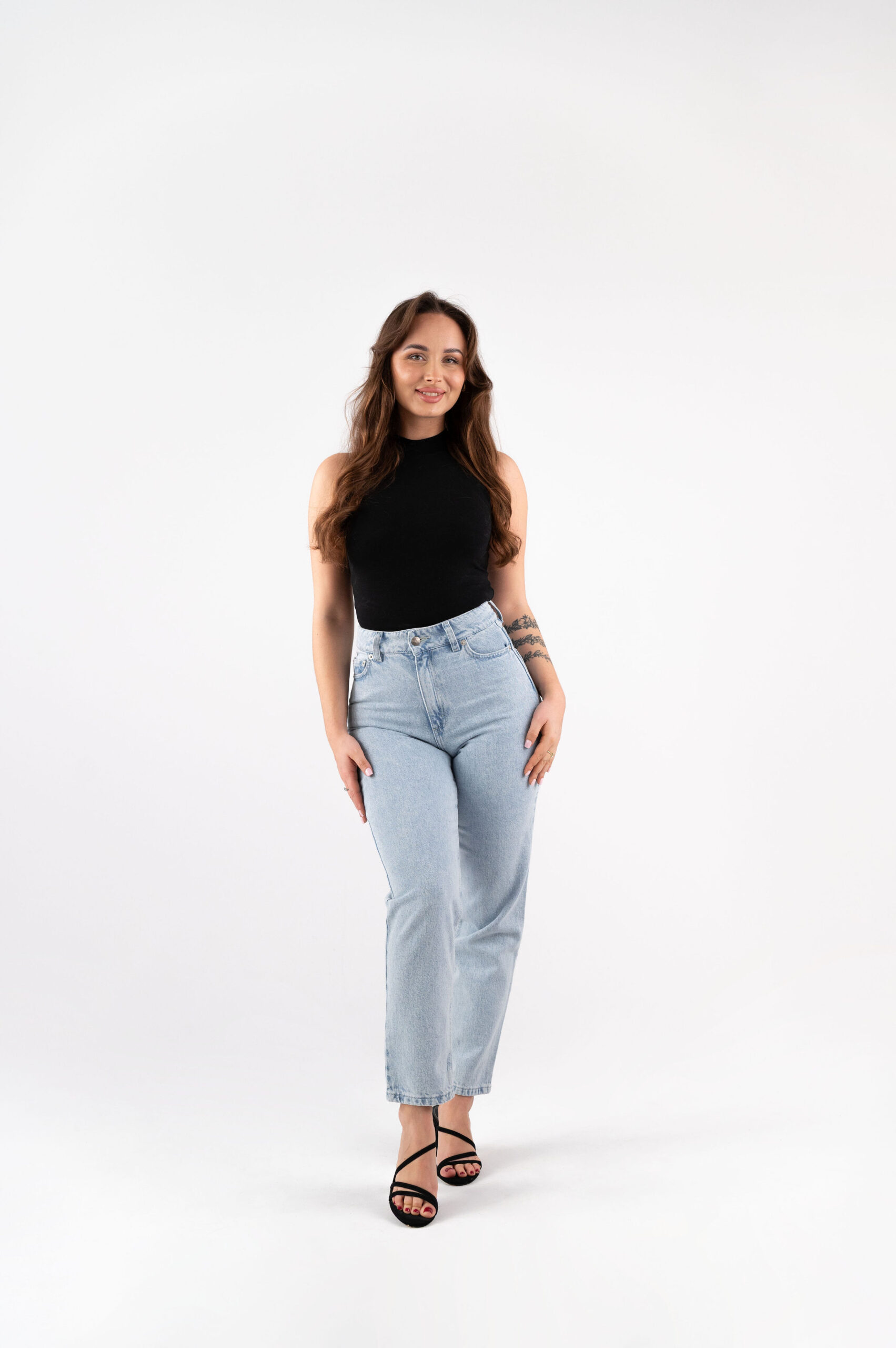 jeansy wąskie w talii