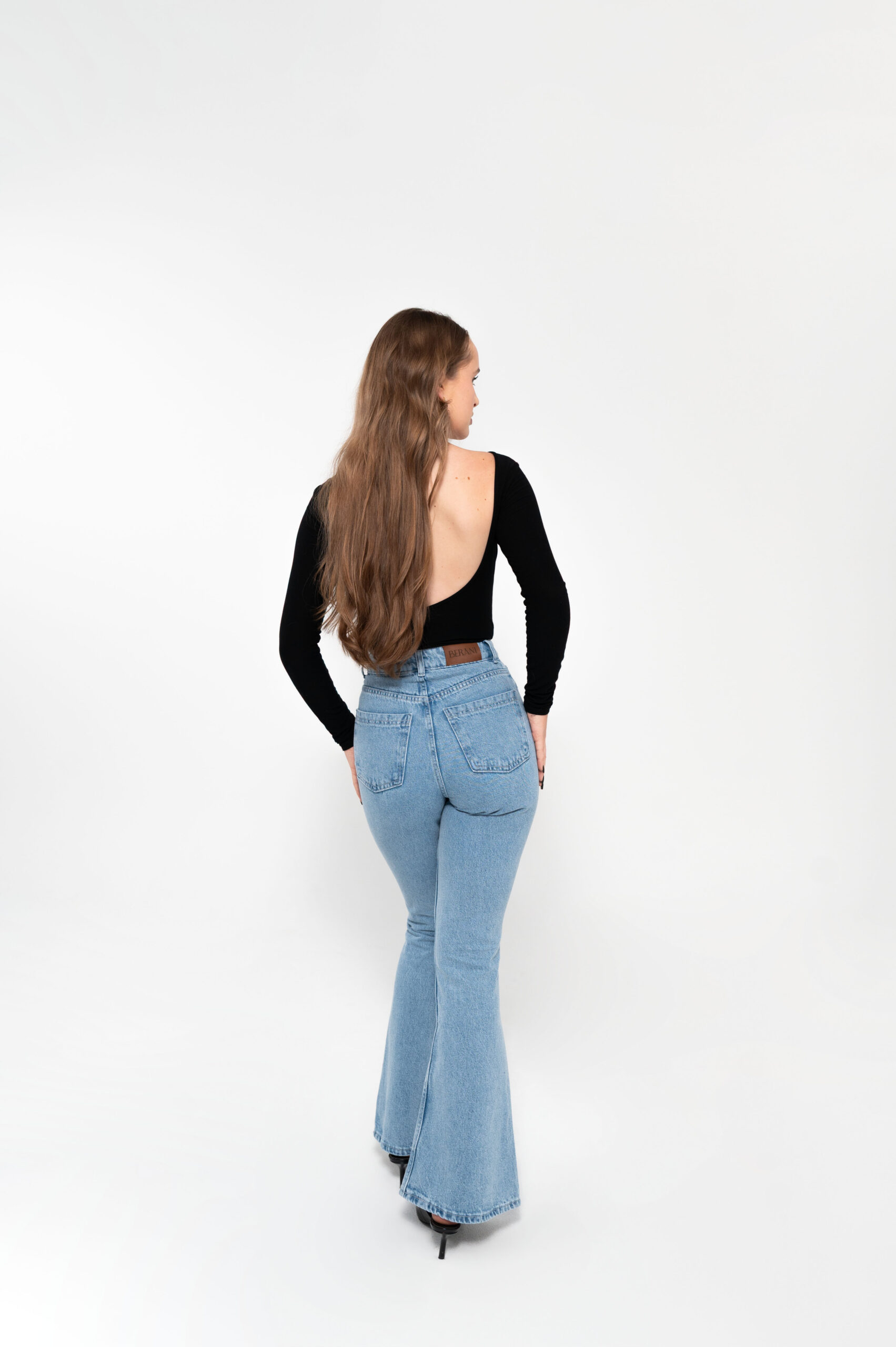 flare jeans blue - obrazek 3